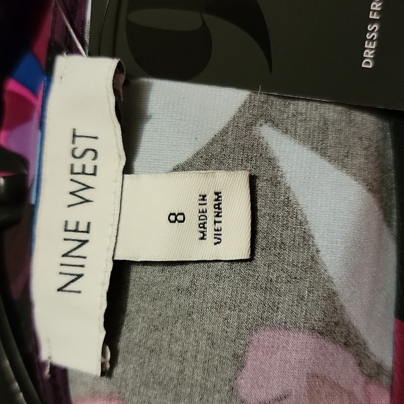 Nine West size 8 multi color ruched sheath dress with 3/4 sleeves NWT - Picture 6 of 6